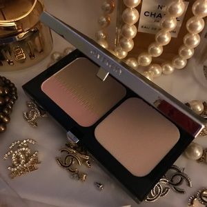 Givenchy foundation Elegant Porcelain NIB